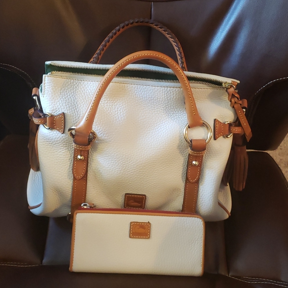 Dooney and Bourke cream colored Pebble leather!